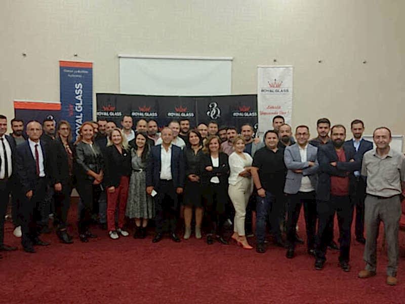 Royal Glass; Değişen Dünyanın, Sürekli Gelişen Lideri